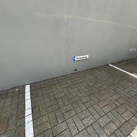 Schoene Aussicht 아파트 *